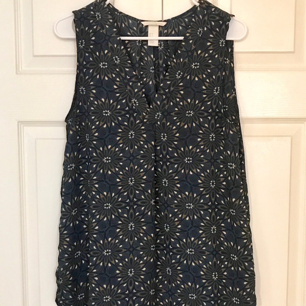 H&M Printed V-neck Sleeveless Blouse